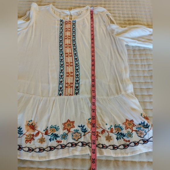 Peekaboo sleeve top - Picture 10 of 11